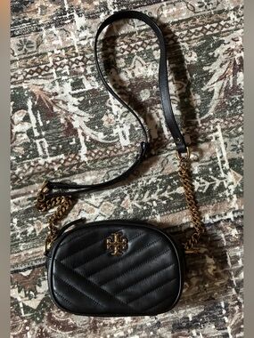 AUTHENTIC Tory Burch Kira Black Quilted Leather Crossbody – $225
